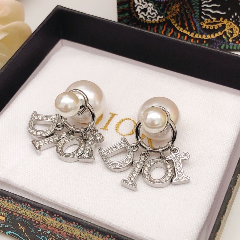 chr1st1an D10r earrings